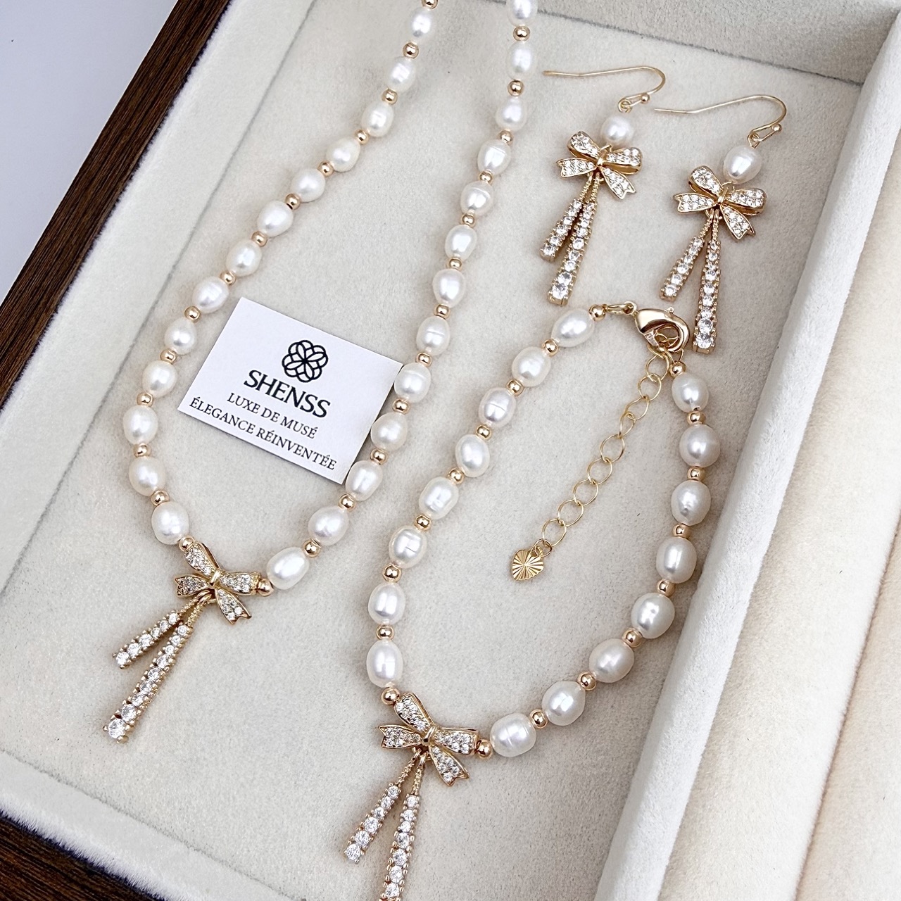 Natural Rice-Shaped Pearl Bowk - Pearl Necklace Set recension och pris