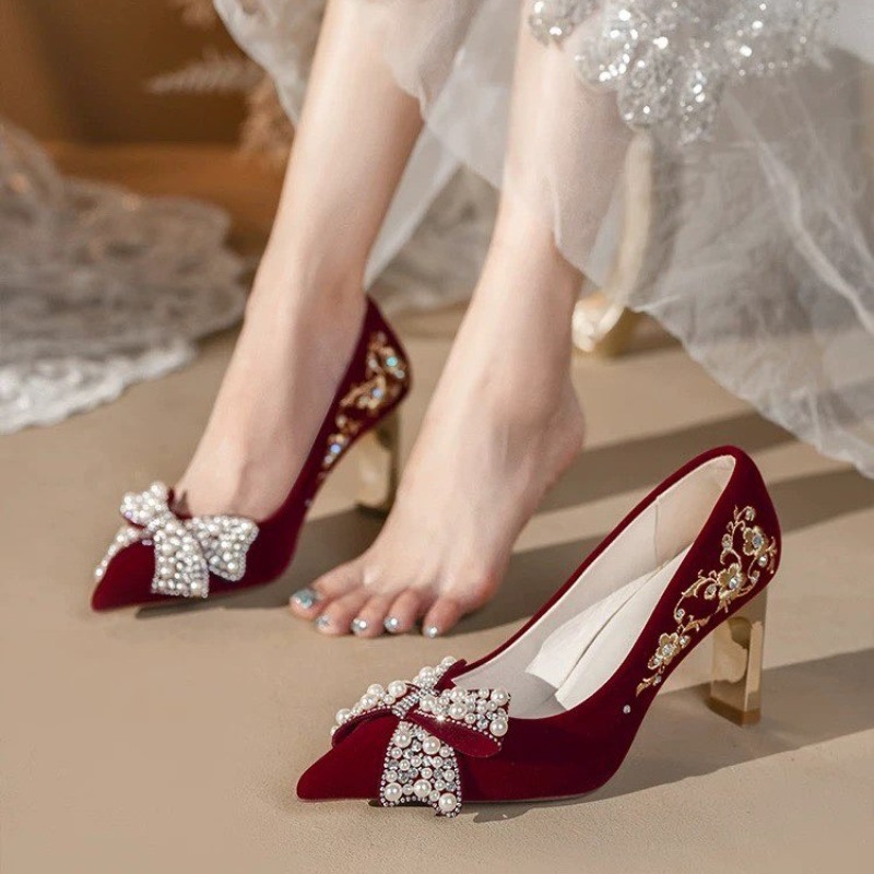 Embroidered Block Heel Single  - Pump Heel Block recension och pris